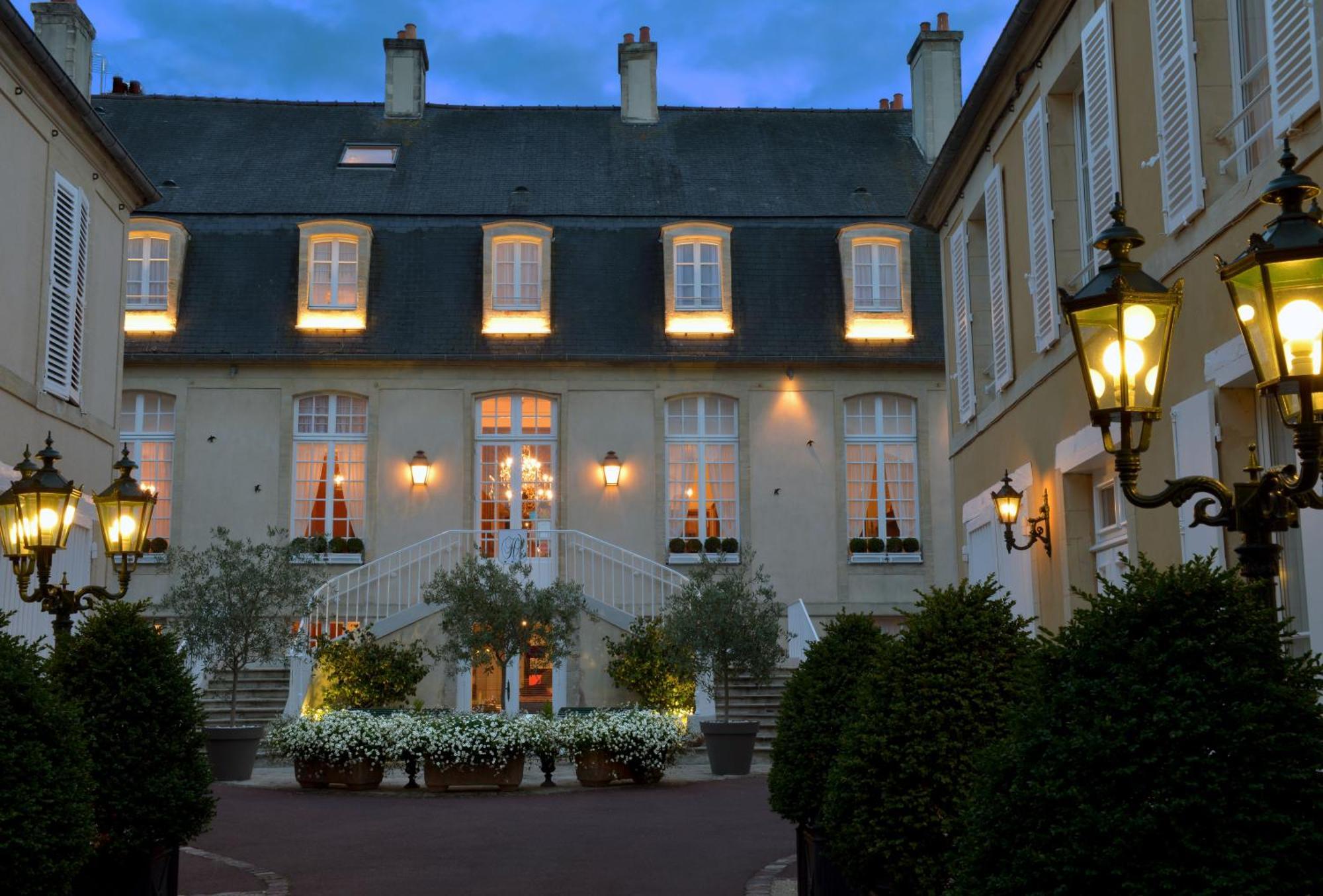 Hotel D'Argouges Bayeux Exterior photo